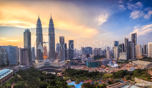 Bild på Kuala Lumper skyline at twilight